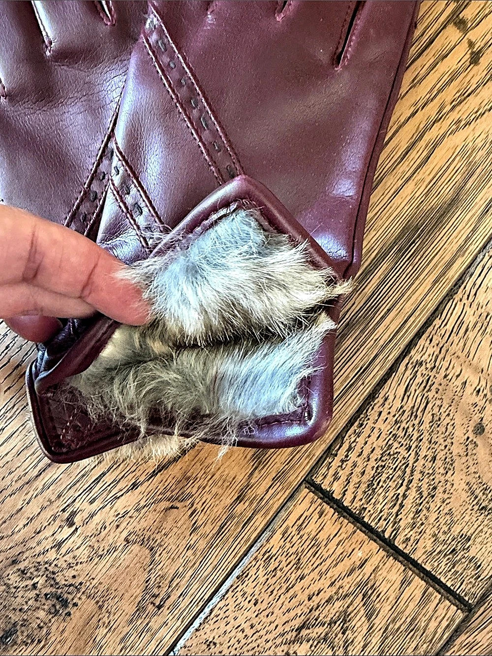 Vintage Burgundy Driving Leather-Look 100% cotton fleece Lined Gloves with Rabbi - Picture 4 of 8